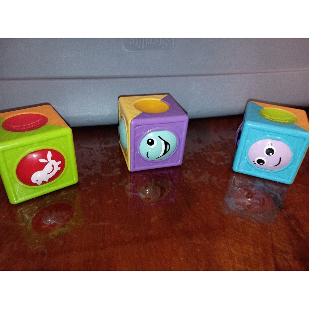 Fisher-Price Cube/Block with Rotating Ball Piece
